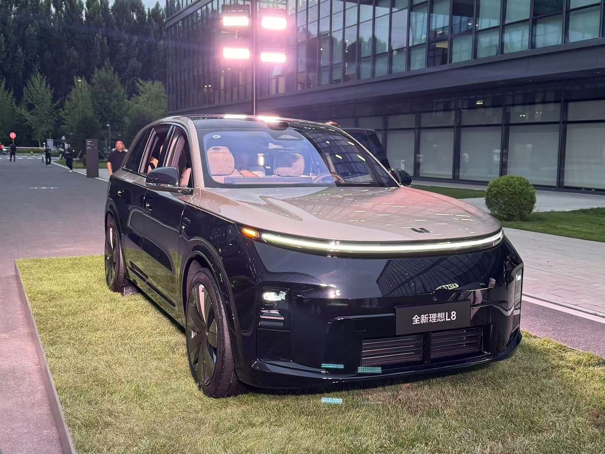 Peluncuran Resmi Li Auto L8 Baru, Mobil Ayah Mulai Bermain Performa dan Kendali - Gambar 2