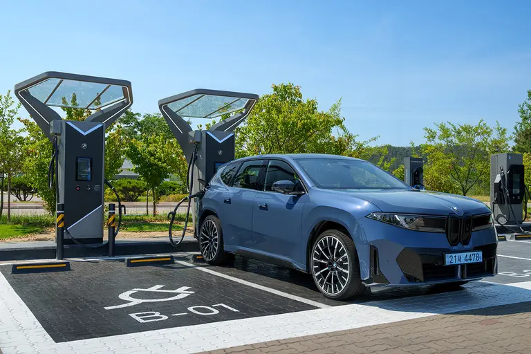 BMW Group Korea, Pengisi Daya Super Cepat 400kW