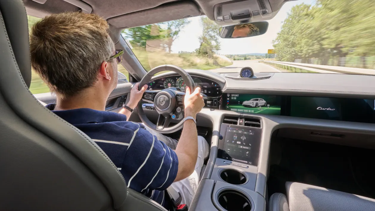Interior Porsche Taycan E-Shift