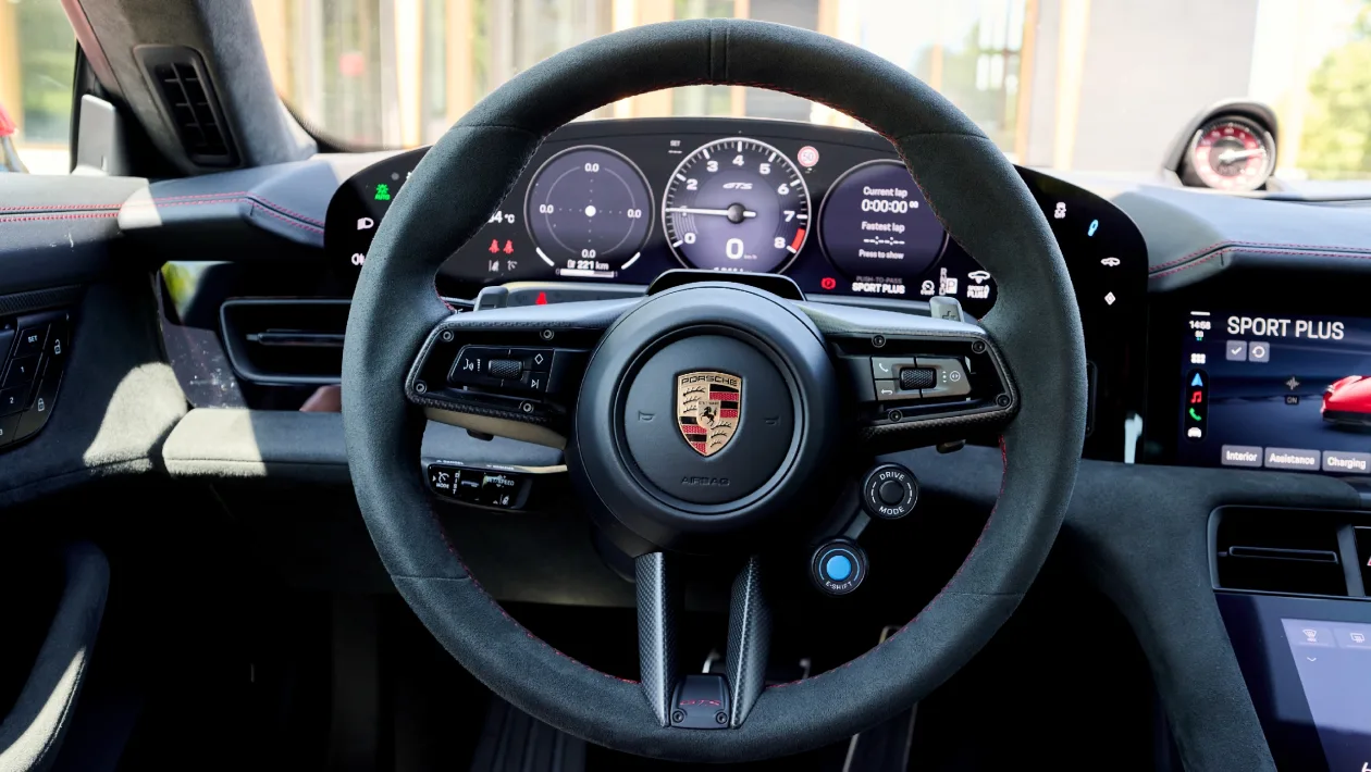 Interior Porsche Taycan E-Shift